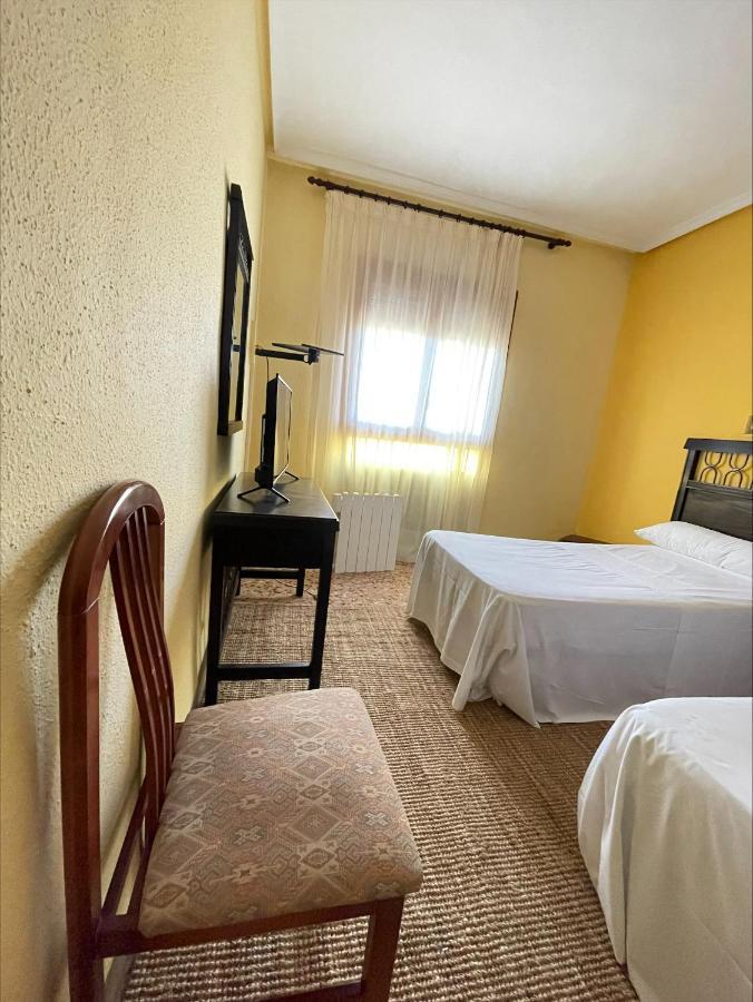 Hostal El Botero Monreal del Campo Extérieur photo